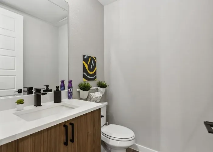 The Opal 2bd Towenhouse 7st Walkable