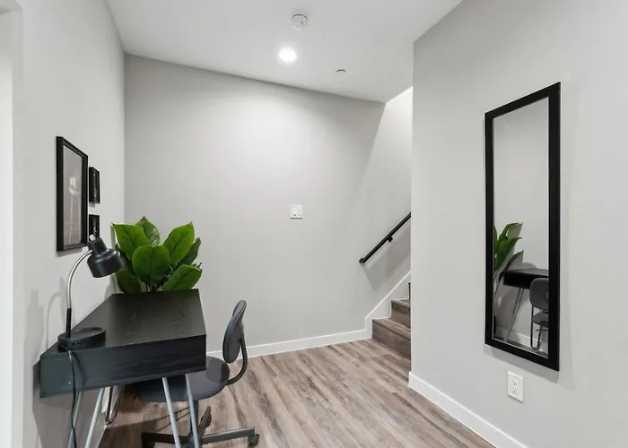 The Opal 2bd Towenhouse 7st Walkable *