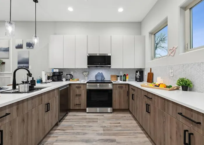 The Opal 2bd Towenhouse 7st Walkable